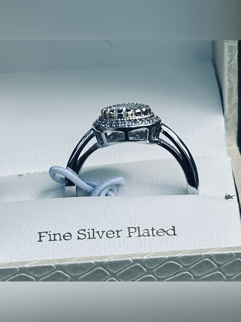 NWT Silver Teardrop Halo Ring - Picture 3 of 5